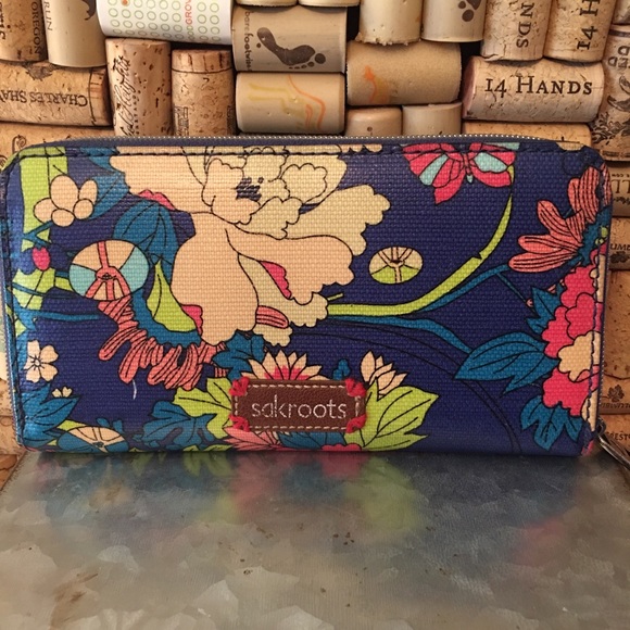 Sakroots Handbags - ☀️ Sakroots Artist Circle Large Zip Wallet